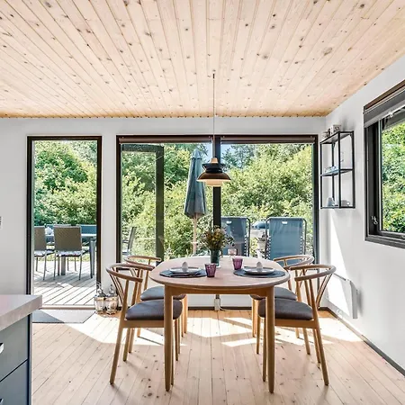 3 Bedroom Cozy In Holiday home